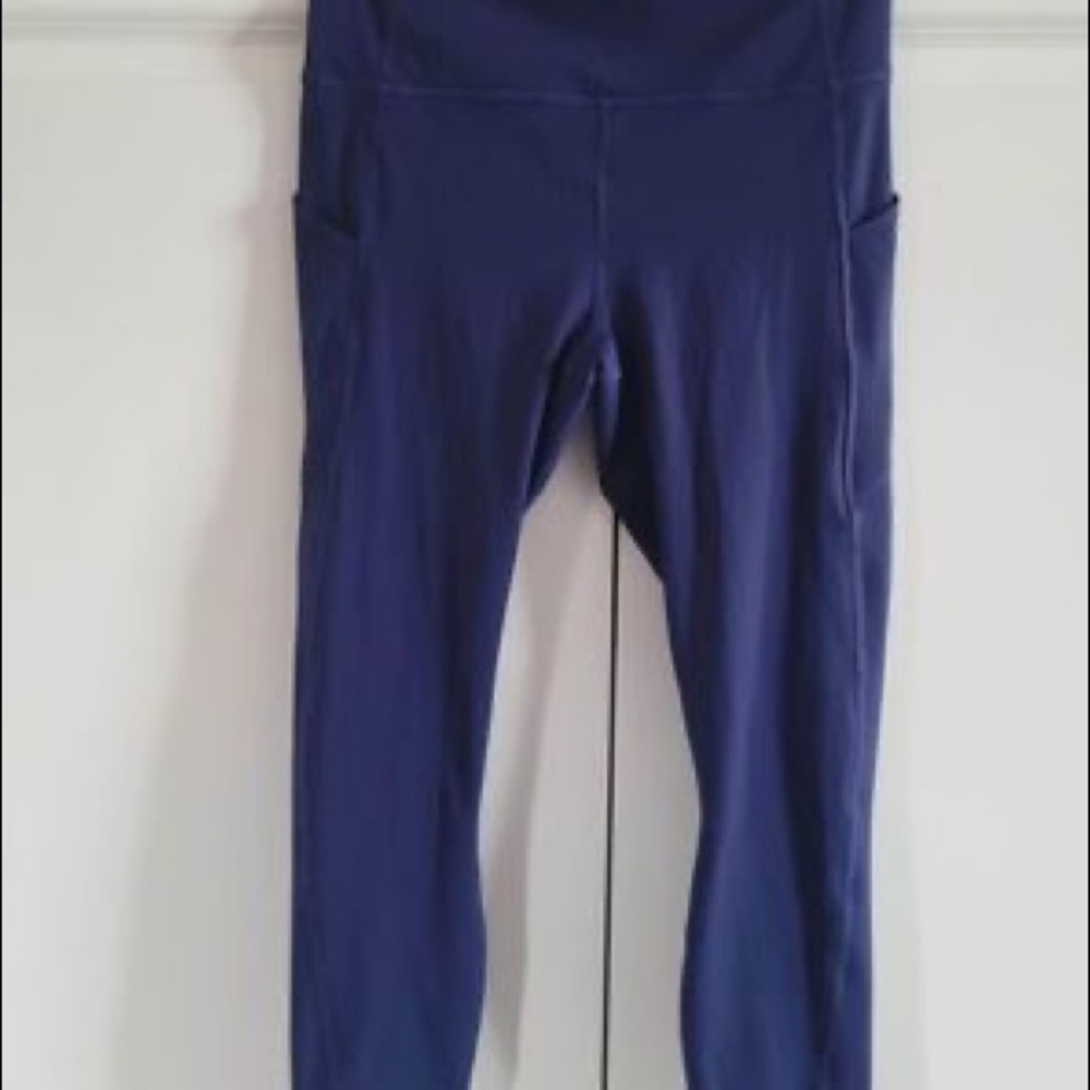 Fabletics Crops - Picture 3 of 3